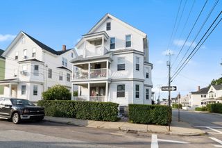 82 Summerfield St, Fall River, MA 02720