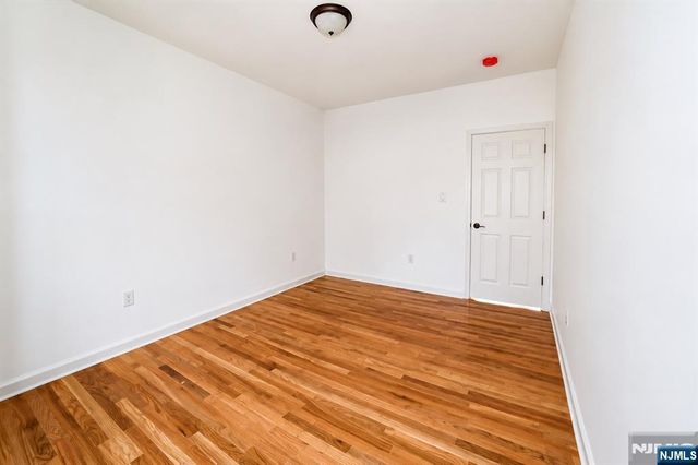 305 Cator Avenue 101, Jersey City, NJ 07305