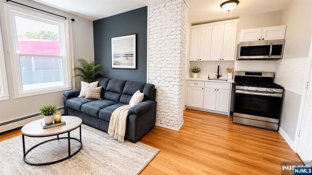 305 Cator Avenue 101, Jersey City, NJ 07305