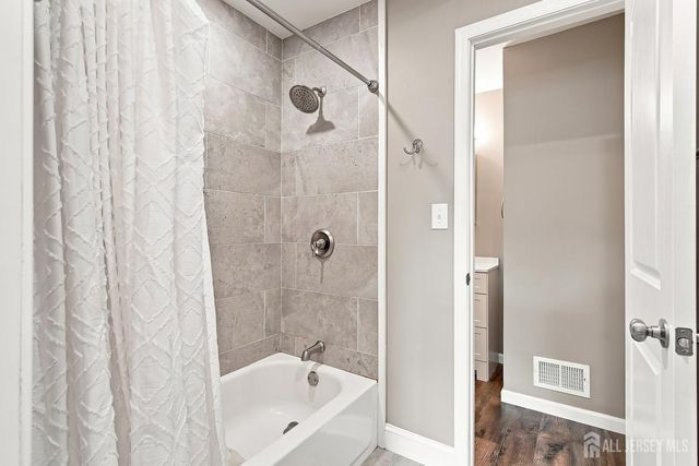 565 Clubhouse Drive, Middletown, NJ 07748