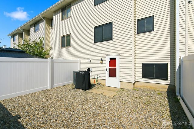 565 Clubhouse Drive, Middletown, NJ 07748