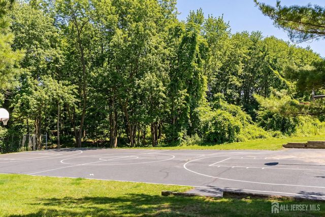 565 Clubhouse Drive, Middletown, NJ 07748