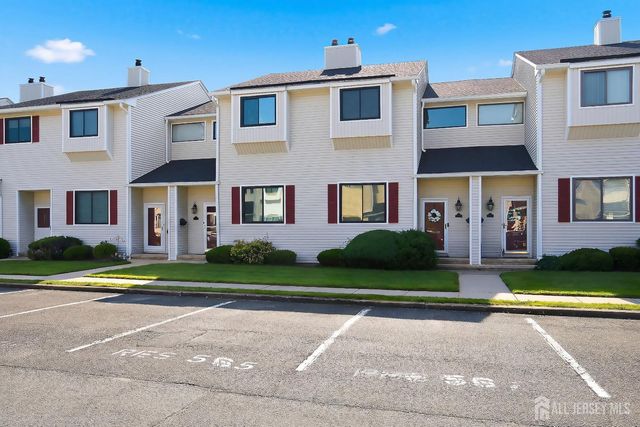 565 Clubhouse Drive, Middletown, NJ 07748
