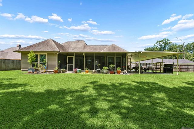 8512 M's Cove, Sorrento, LA 70778