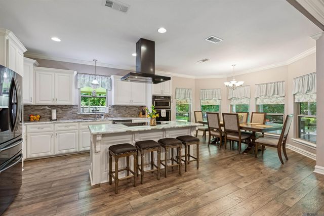 8512 M's Cove, Sorrento, LA 70778