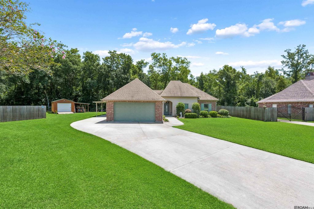 8512 M's Cove, Sorrento, LA 70778
