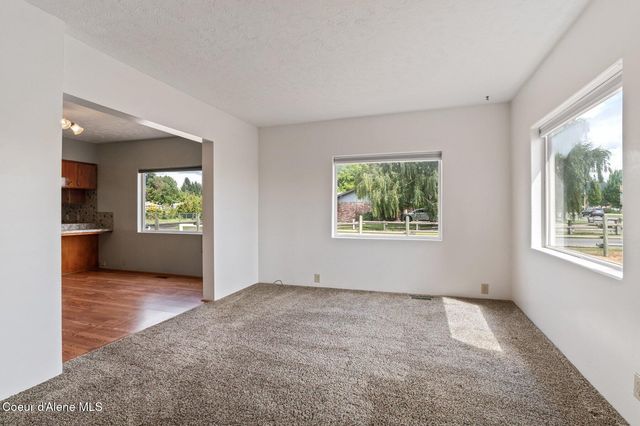 5615 N COLFAX ST, Dalton Gardens, ID 83815