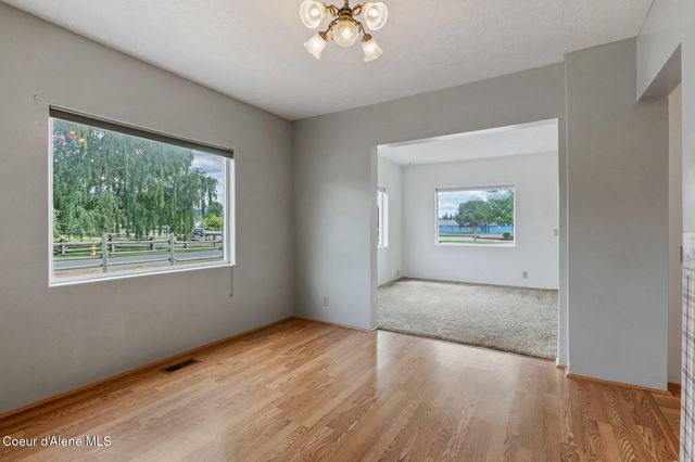 5615 N COLFAX ST, Dalton Gardens, ID 83815