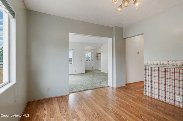 5615 N COLFAX ST, Dalton Gardens, ID 83815