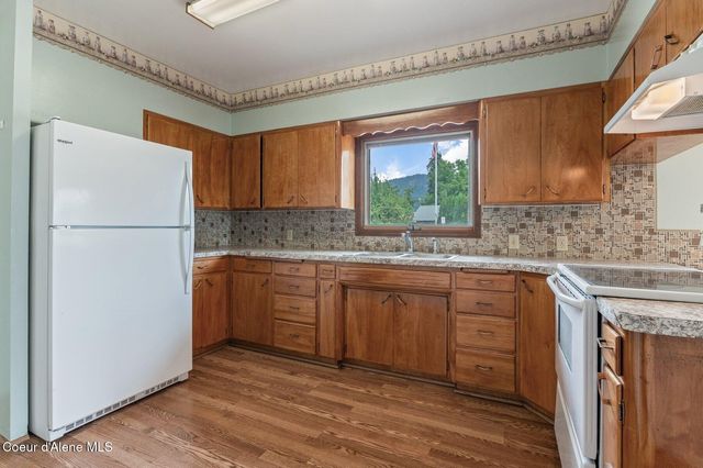 5615 N COLFAX ST, Dalton Gardens, ID 83815