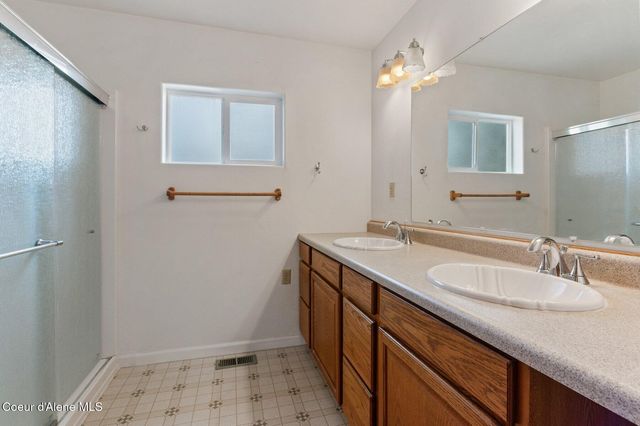 5615 N COLFAX ST, Dalton Gardens, ID 83815