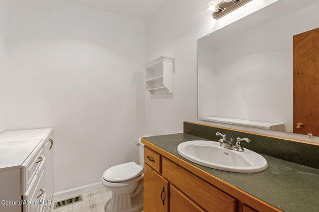 5615 N COLFAX ST, Dalton Gardens, ID 83815