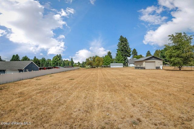 5615 N COLFAX ST, Dalton Gardens, ID 83815