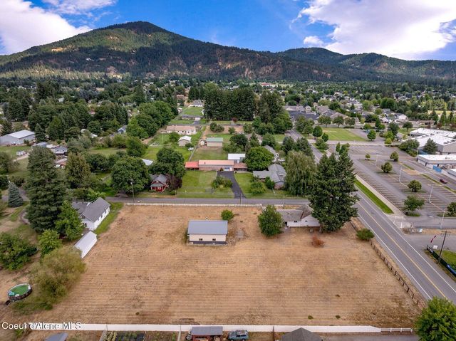 5615 N COLFAX ST, Dalton Gardens, ID 83815