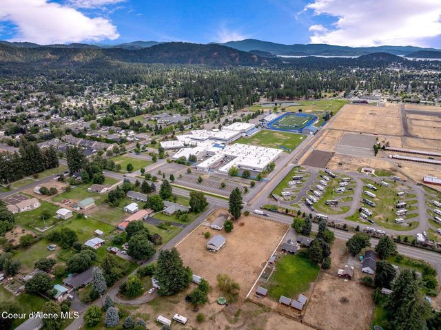 5615 N COLFAX ST, Dalton Gardens, ID 83815