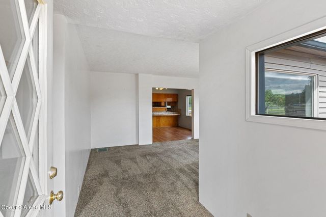 5615 N COLFAX ST, Dalton Gardens, ID 83815