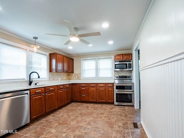 218 Messick Avenue, Church Hill, TN 37642