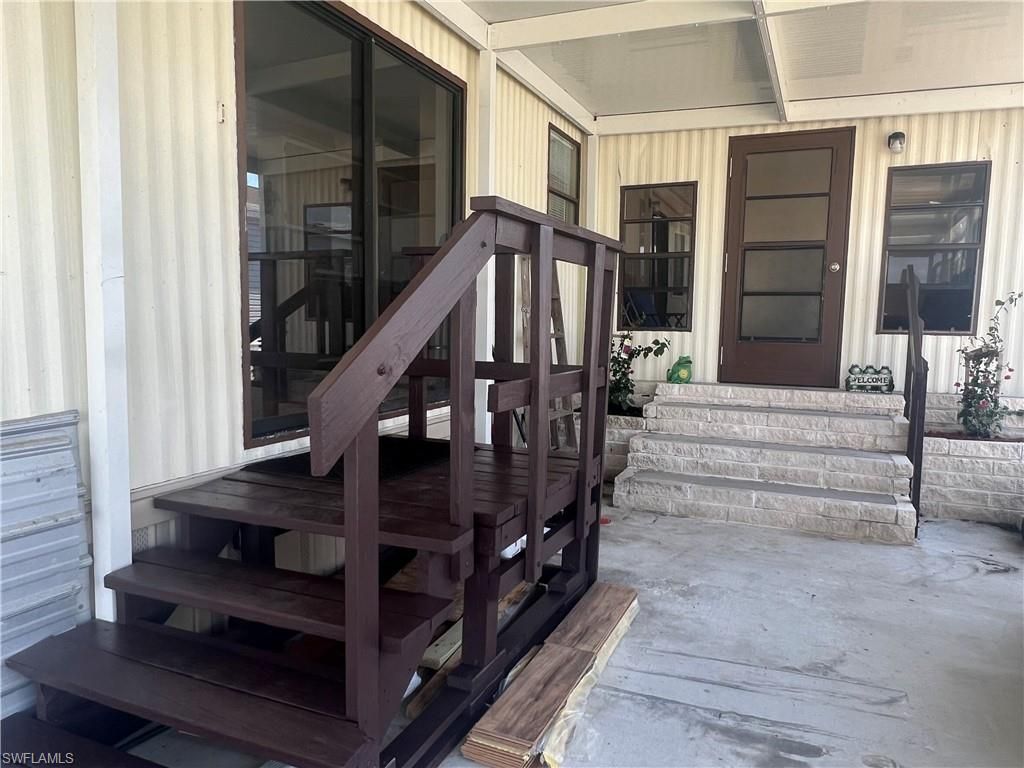 573 Cape Florida LN, NAPLES, FL 34104 — photo 4
