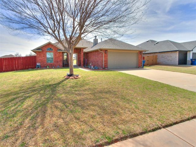 1924 W Flintlock Way, Mustang, OK 73064