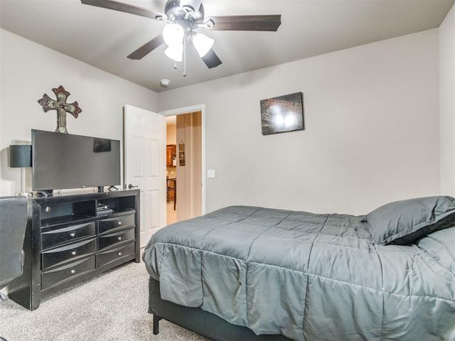 1924 W Flintlock Way, Mustang, OK 73064
