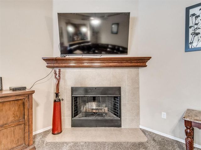 1924 W Flintlock Way, Mustang, OK 73064