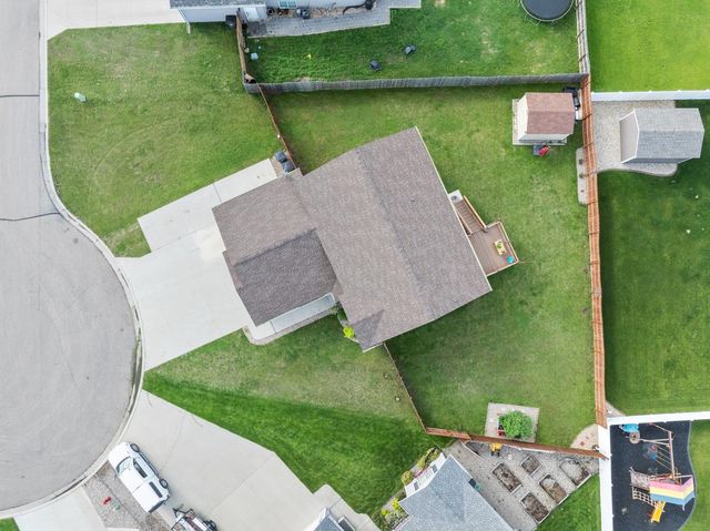 314 5TH AVE SW, Surrey, ND 58785