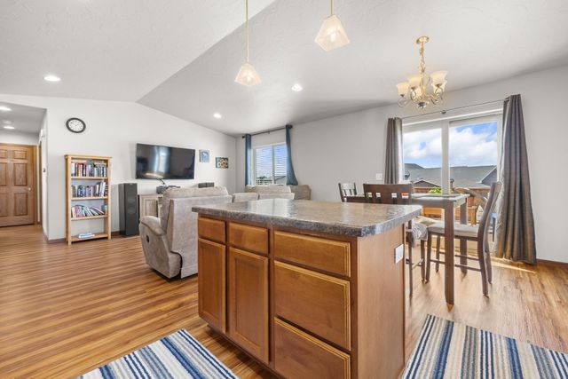 314 5TH AVE SW, Surrey, ND 58785
