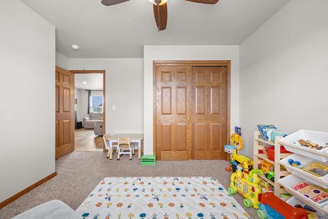 314 5TH AVE SW, Surrey, ND 58785
