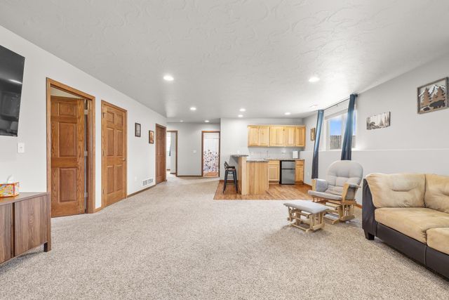 314 5TH AVE SW, Surrey, ND 58785