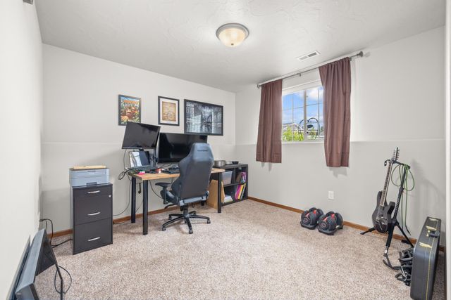 314 5TH AVE SW, Surrey, ND 58785