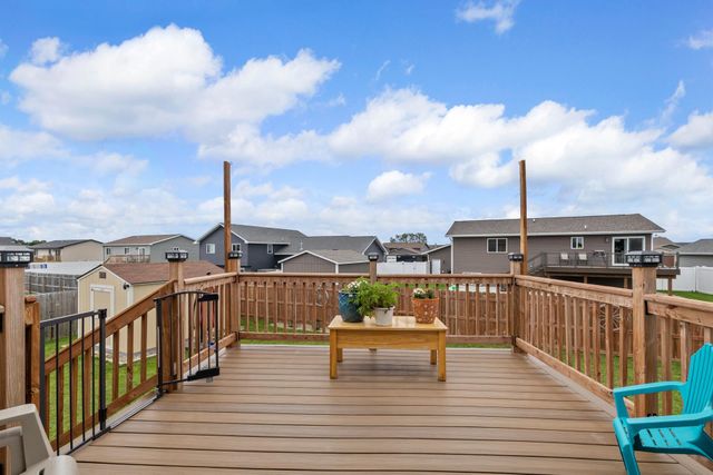 314 5TH AVE SW, Surrey, ND 58785