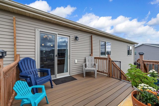 314 5TH AVE SW, Surrey, ND 58785