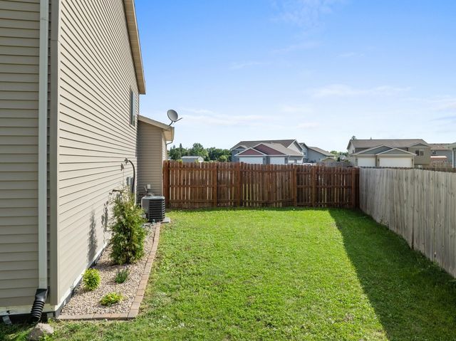 314 5TH AVE SW, Surrey, ND 58785