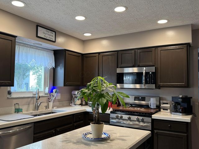 2491 Pressmen Drive, Hilliard, OH 43026