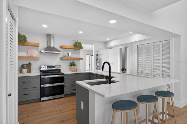 908 HILLARY COURT 15, Orlando, FL 32804