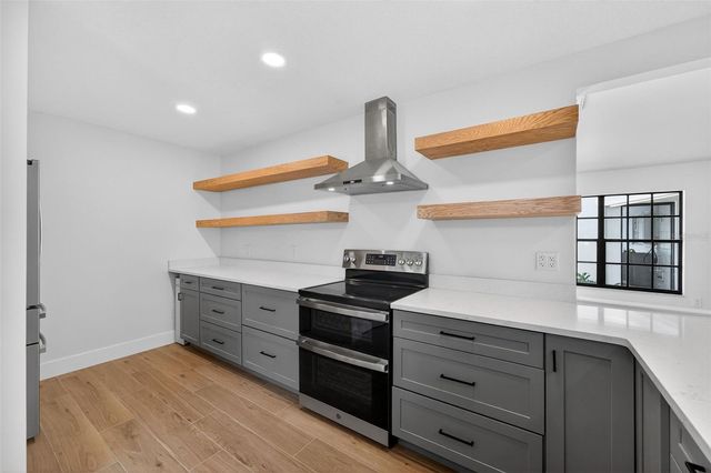 908 HILLARY COURT 15, Orlando, FL 32804