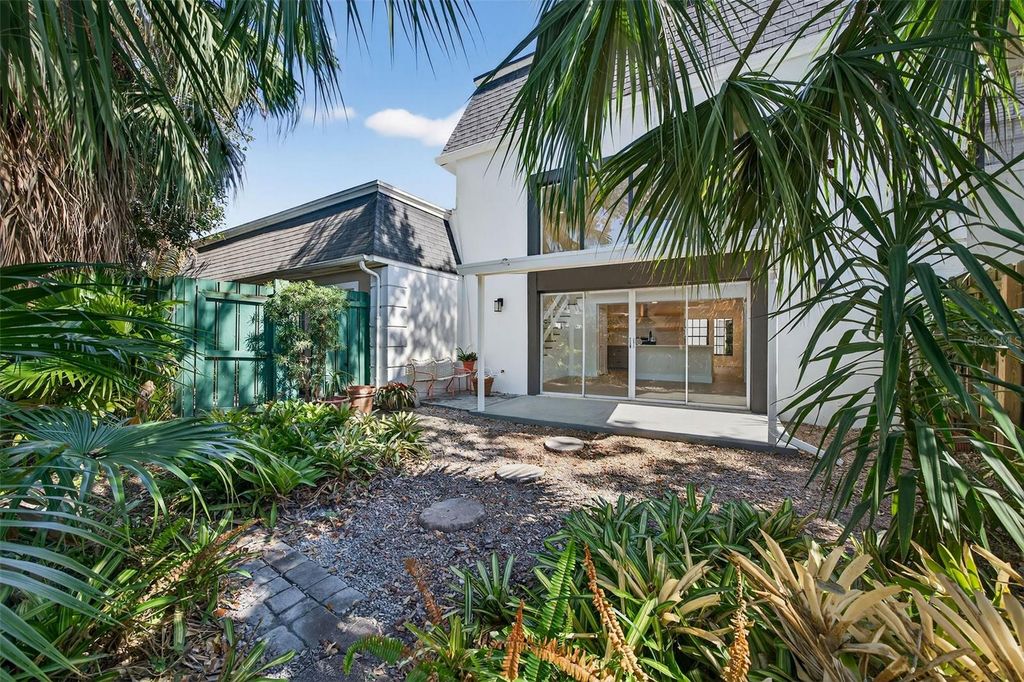 Image 24 of property listing at 908 HILLARY COURT 15, Orlando, FL 32804