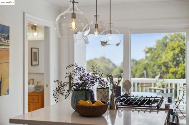 3085 Monterey Blvd, Oakland, CA 94602