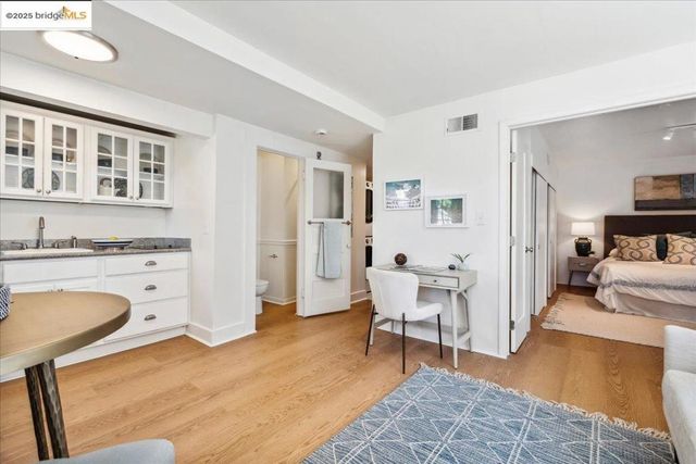 3085 Monterey Blvd, Oakland, CA 94602