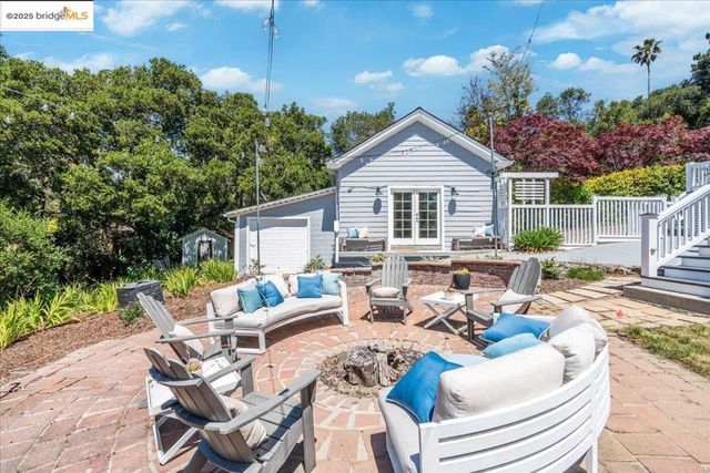 3085 Monterey Blvd, Oakland, CA 94602