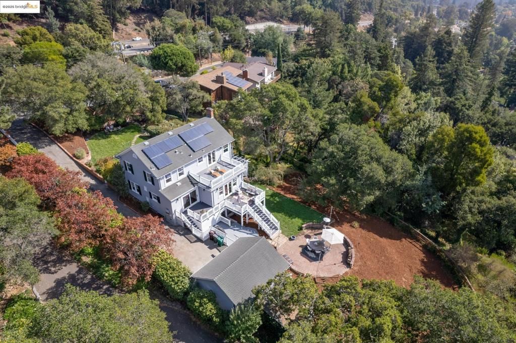 3085 Monterey Blvd, Oakland, CA 94602