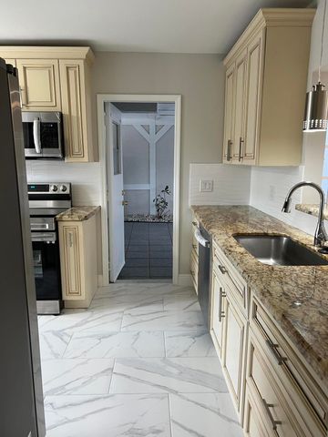 14704 Wildflower Lane, Delray Beach, FL 33446