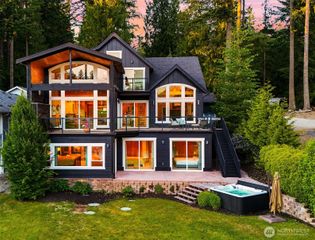 15404 Lakeview Avenue, Stanwood, WA 98292