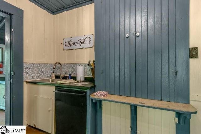 814 Moorefield Memorial Highway, Sunset, SC 29685