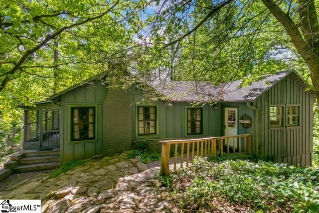 814 Moorefield Memorial Highway, Sunset, SC 29685