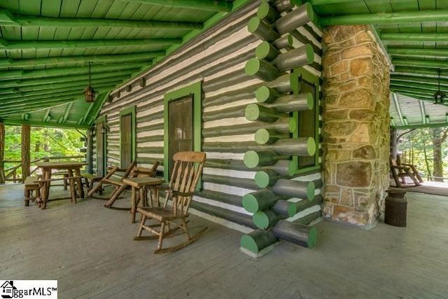 814 Moorefield Memorial Highway, Sunset, SC 29685