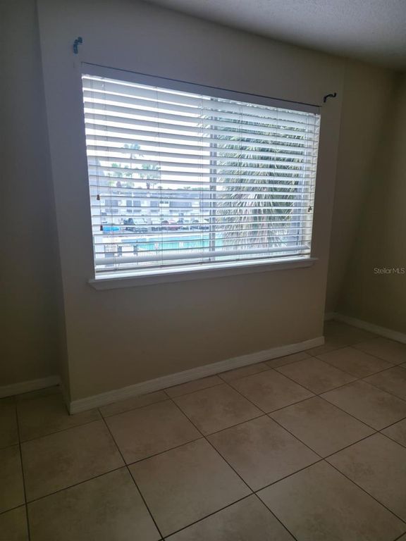 Image 8 of property listing at 1928 CONWAY ROAD 18, Orlando, FL 32812