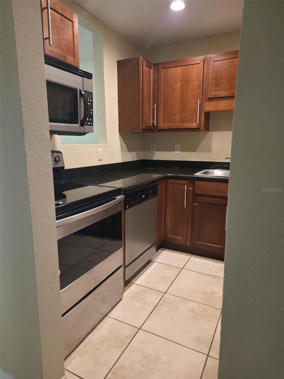 Image 10 of property listing at 1928 CONWAY ROAD 18, Orlando, FL 32812