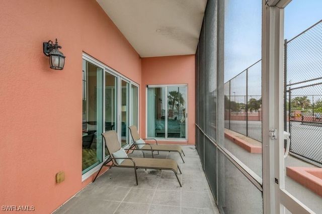 2743 1st ST 305, Fort Myers, FL 33916