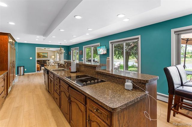 345 Beverly Island Drive, Waterford, MI 48328